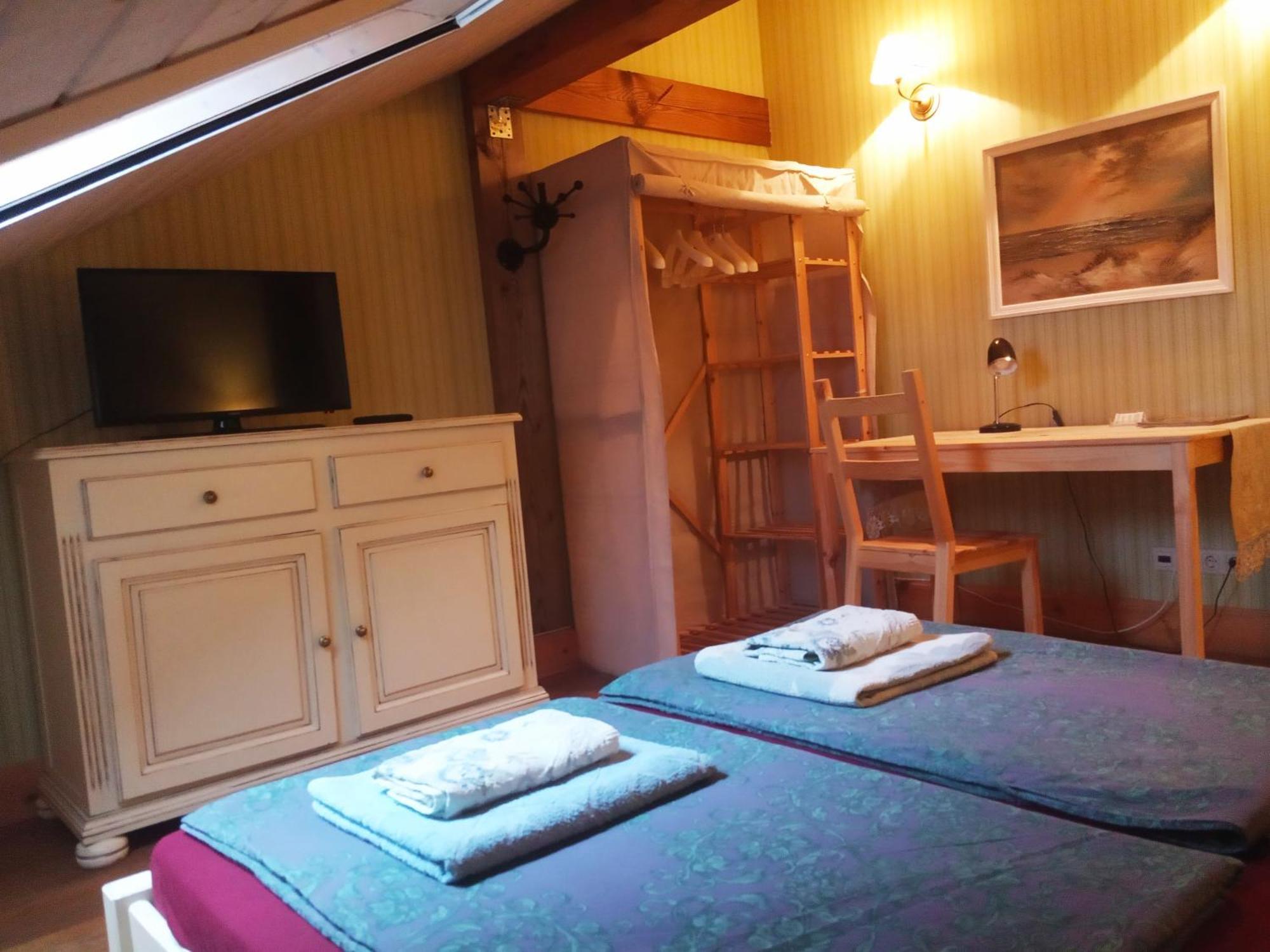 Senosios Geguzines Ukis Guest House Room photo